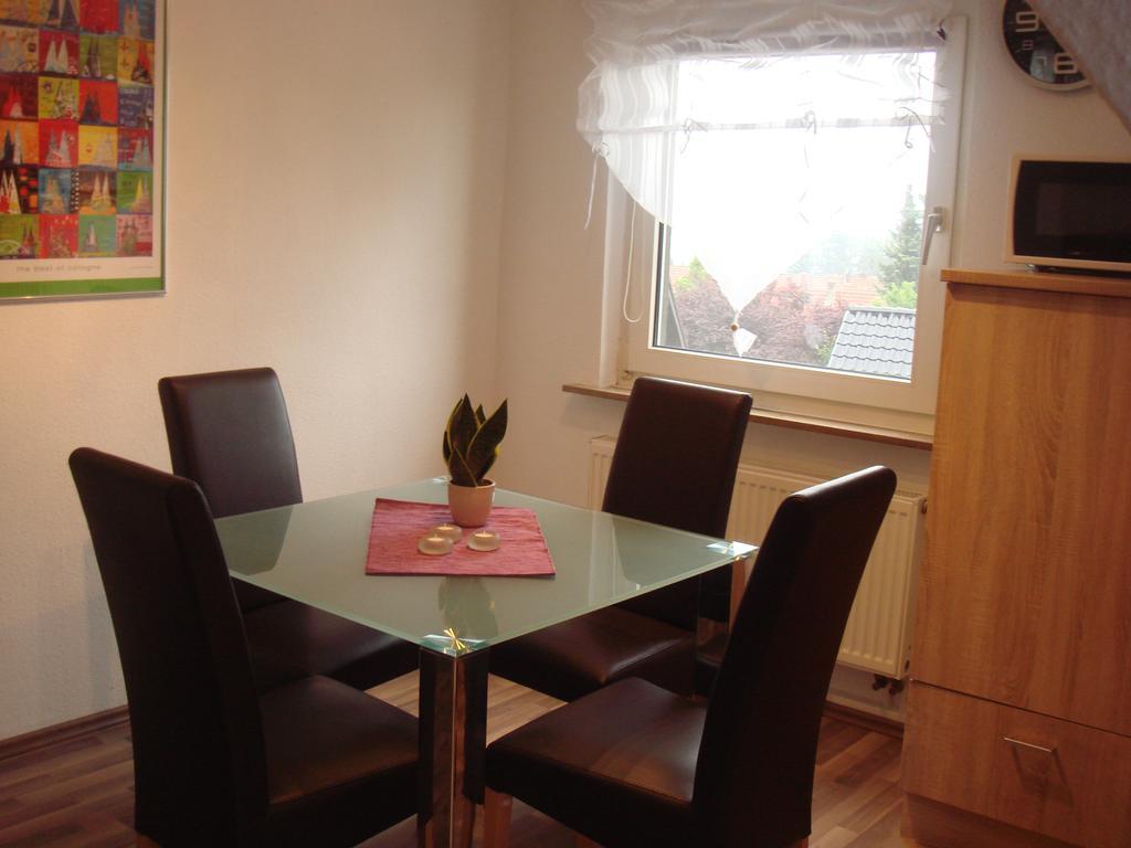 Ferien- Messewohnung Naehe Koeln-Messe Flughafen Bonn Rosrath Ngoại thất bức ảnh
